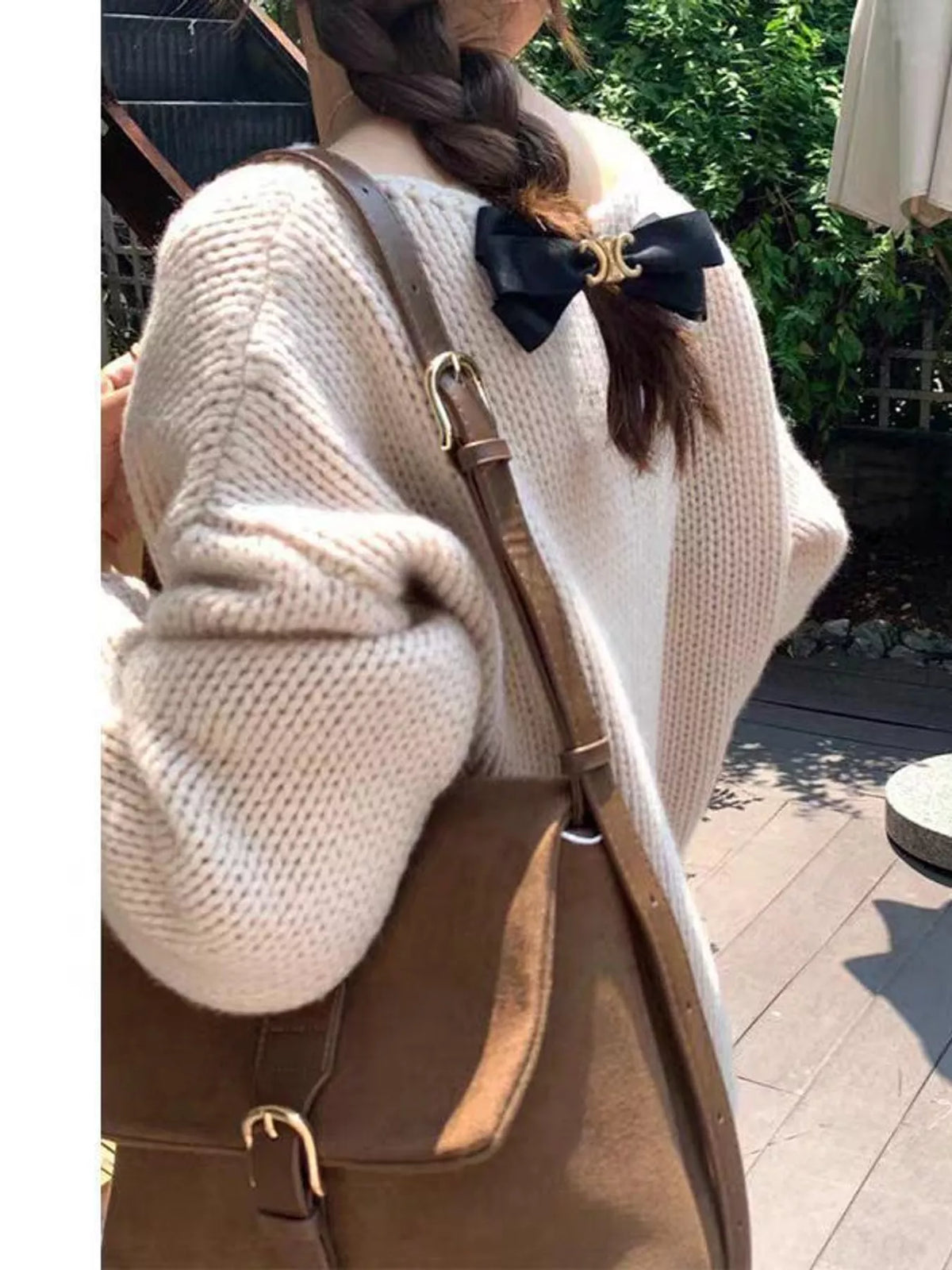 Long-sleeve sweater, garment detail