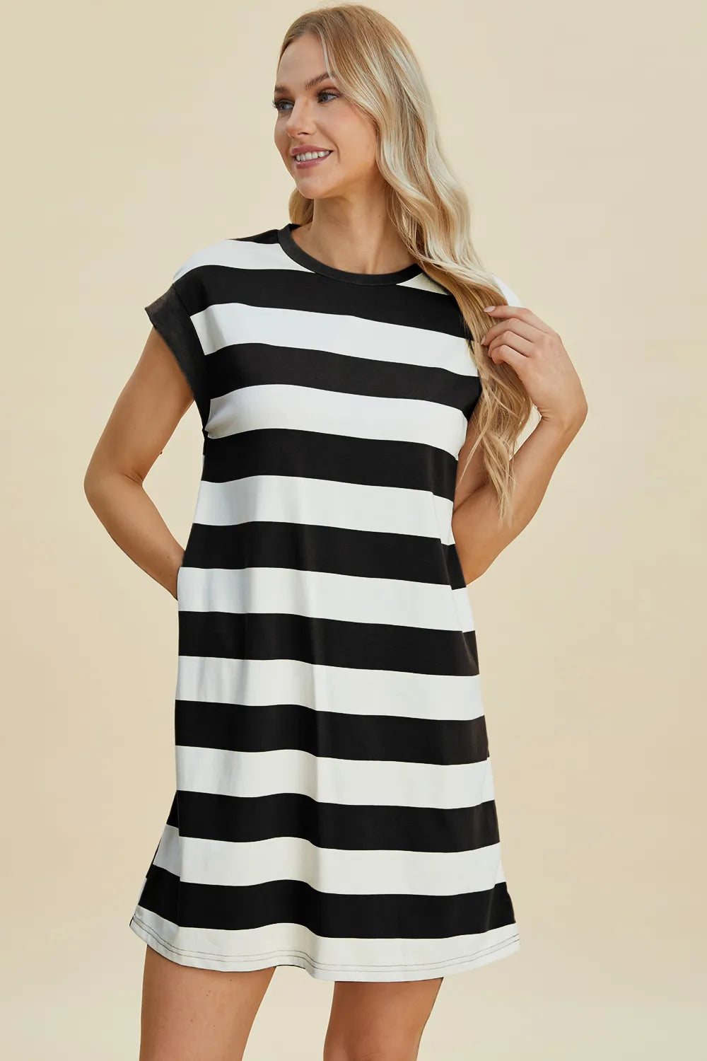 Women's apparel – product view 3