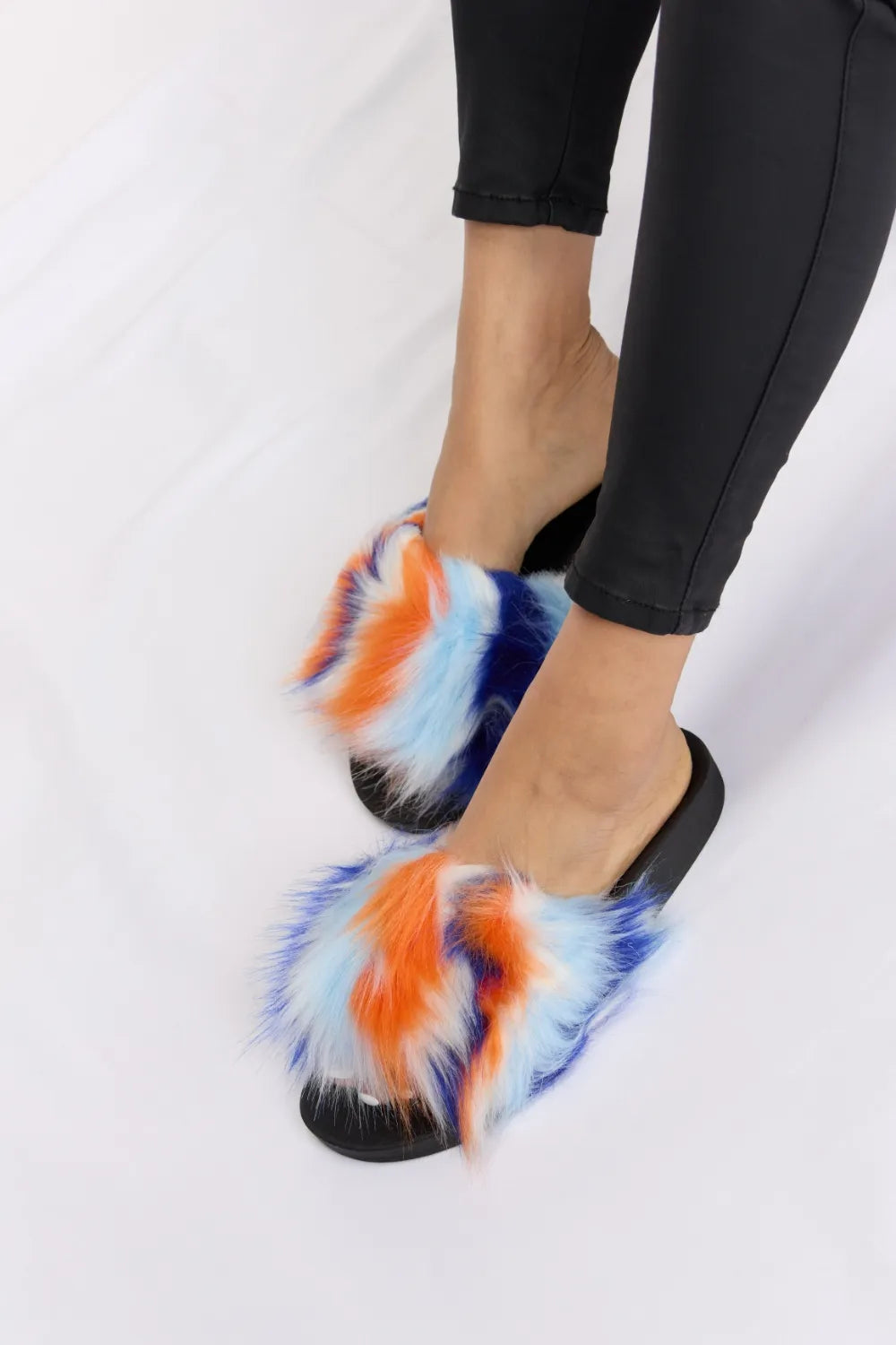 Women's Plush Open-Toe Sandals With 1-Inch Heel — product view 1