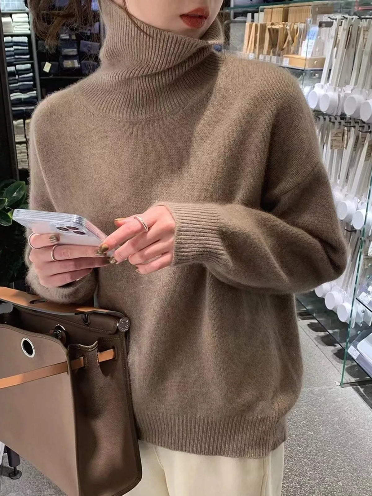 Turtleneck sweater, brown front