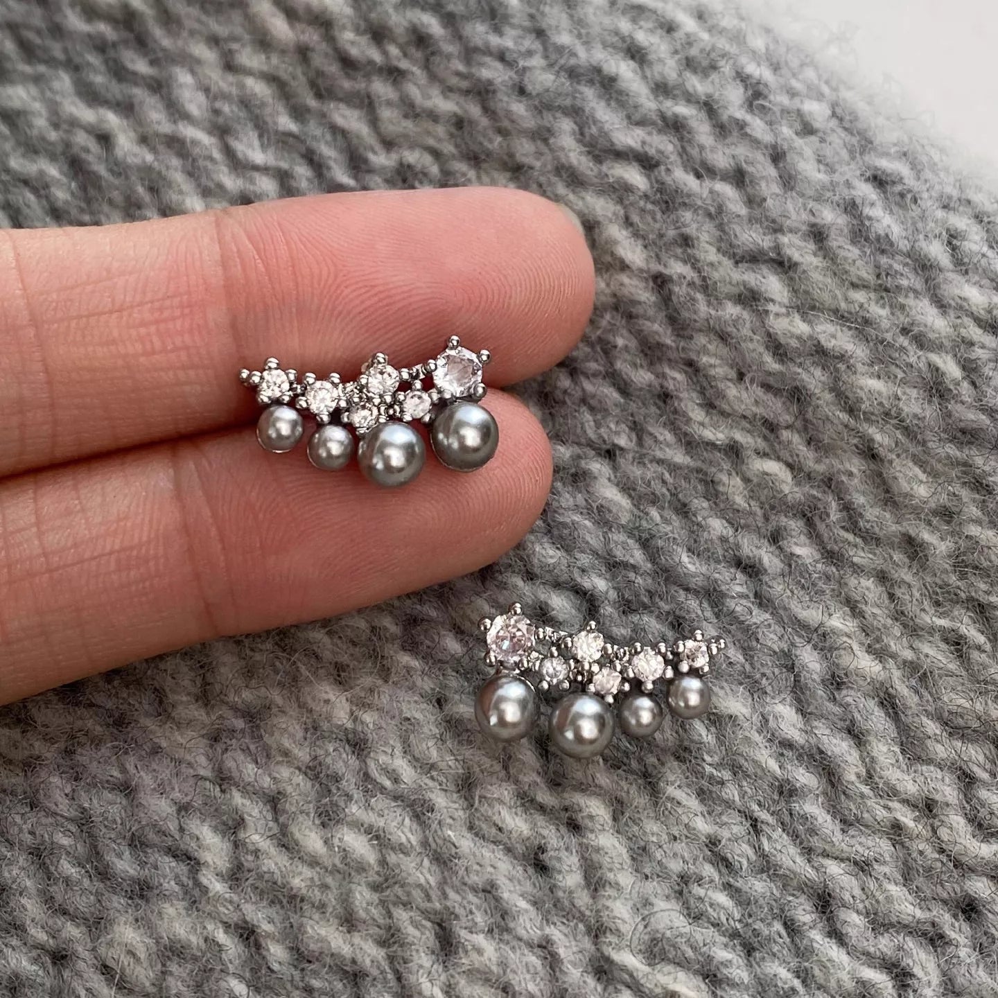 Trendsi Alloy Pearl Cluster Earrings -