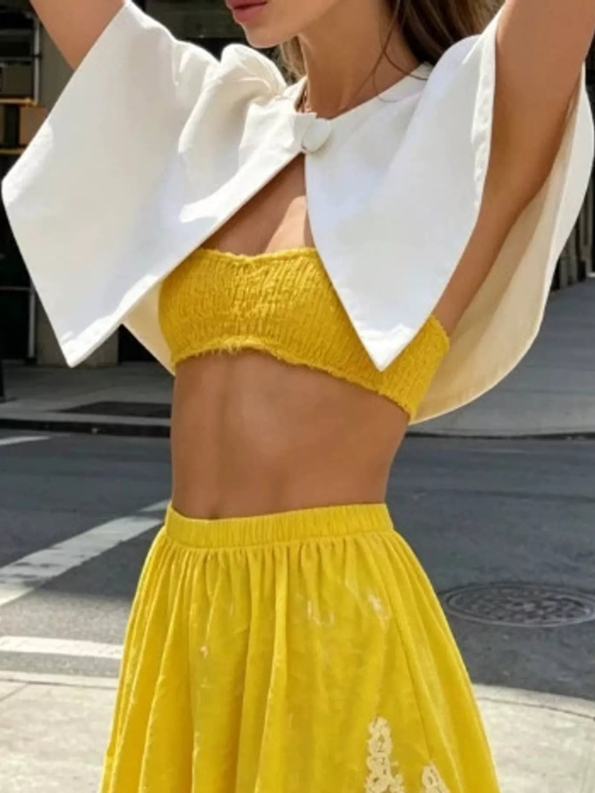 White single button closure cropped cape