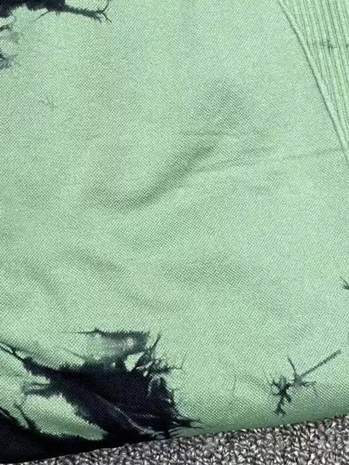 Army Green high-waisted tie dye seamless active leggings, detail view
