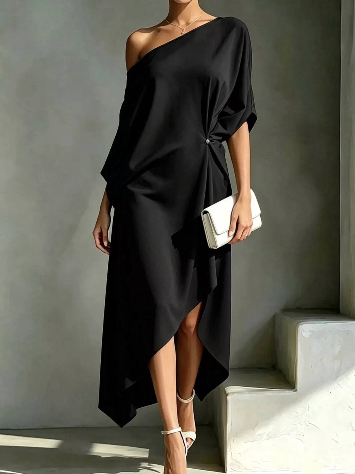 One-shoulder dress, black front
