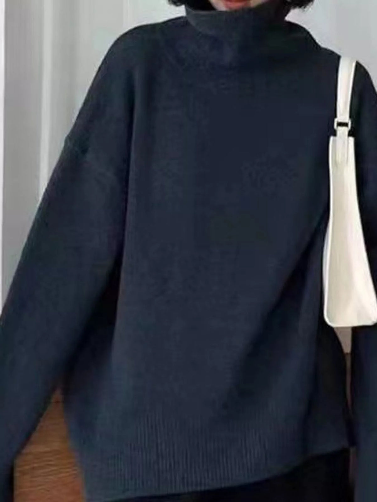 Turtleneck sweater, navy front