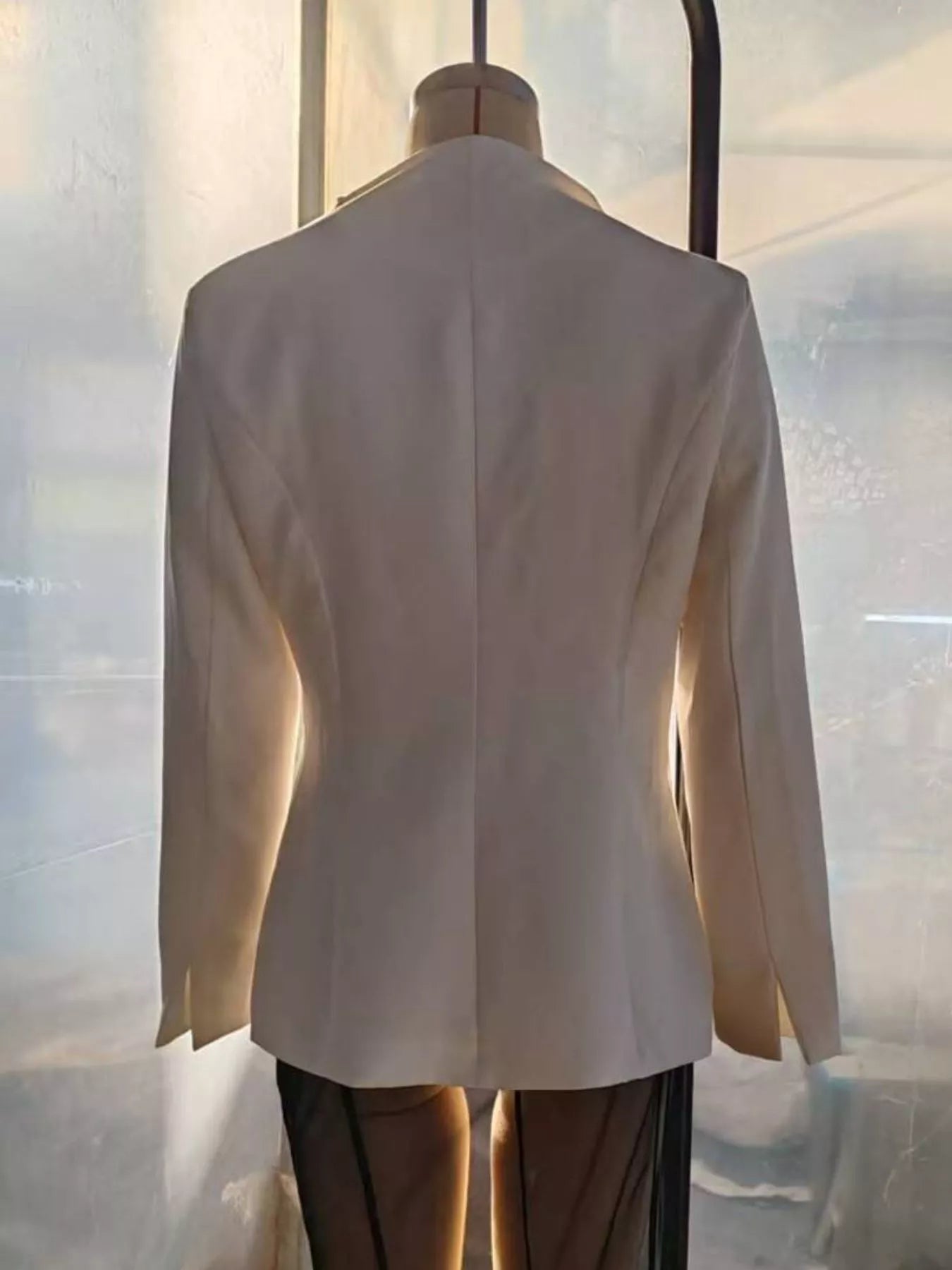 Trendsi Slim-Fit Structured Waist Blazer -