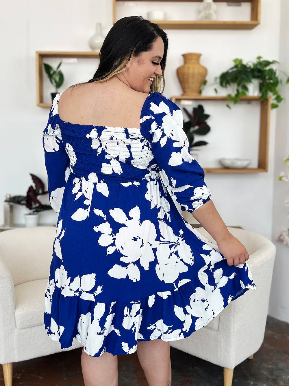 Women's apparel – product view 13