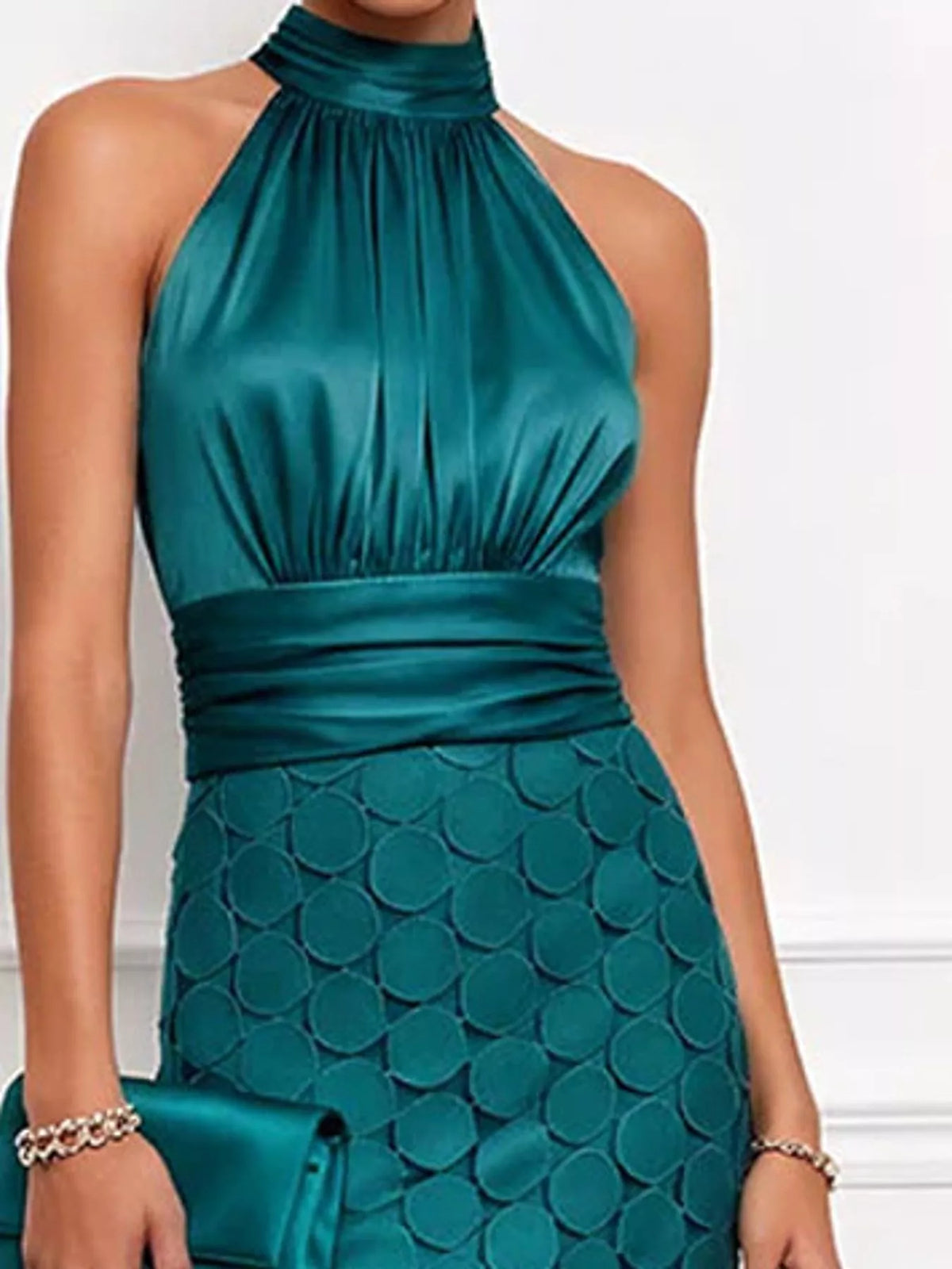 Circular Applique Sleeveless Midi Dress — construction details