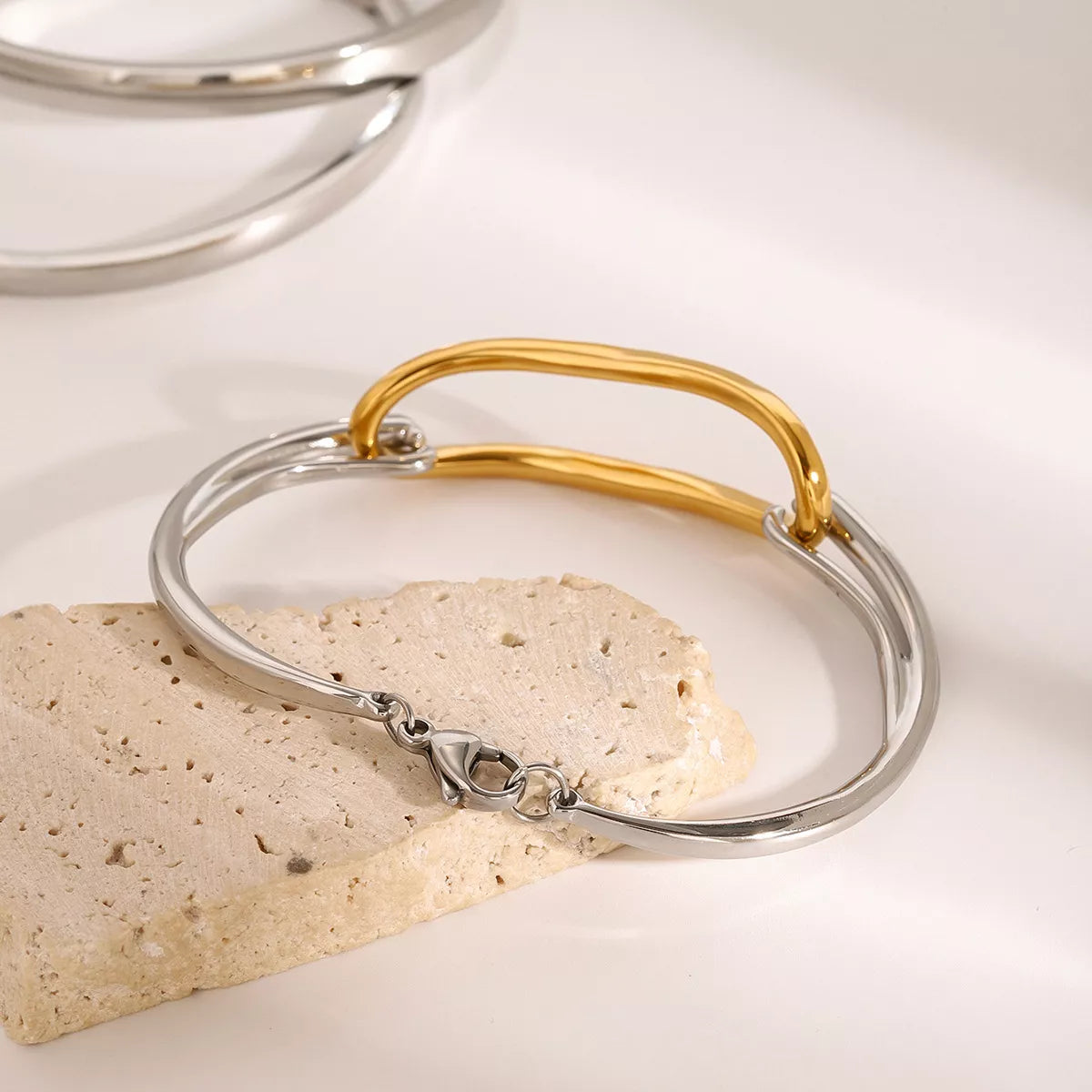 Trendsi Two-Tone Geometric Link Bracelet -