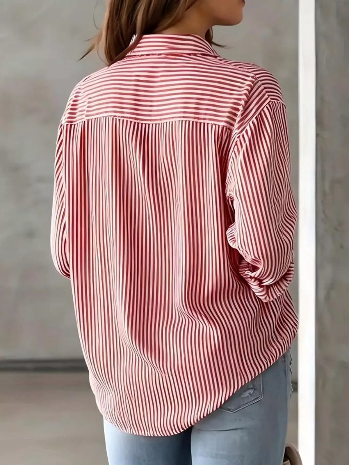 Striped long shirt, red back