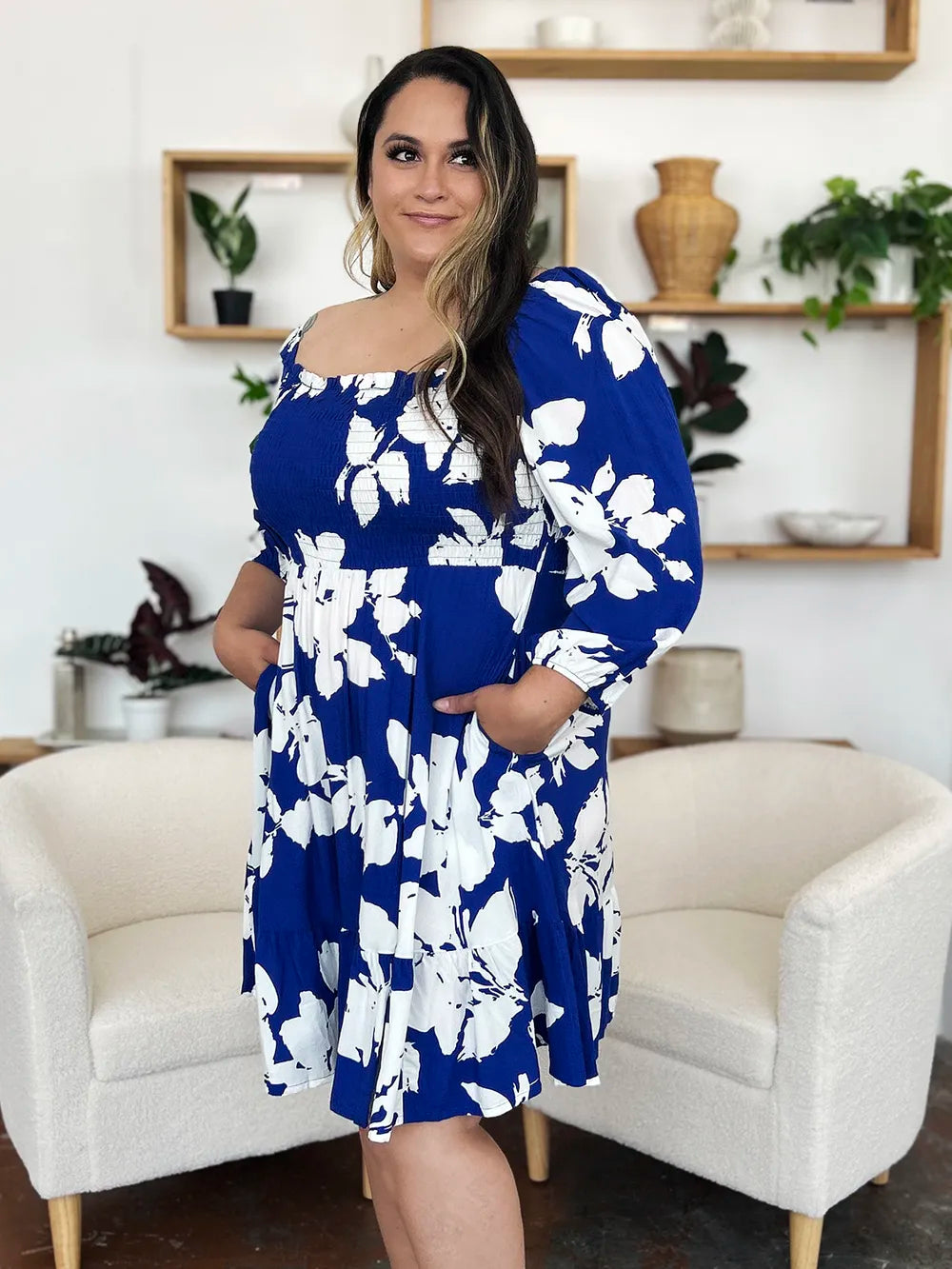 Women's apparel – product view 10