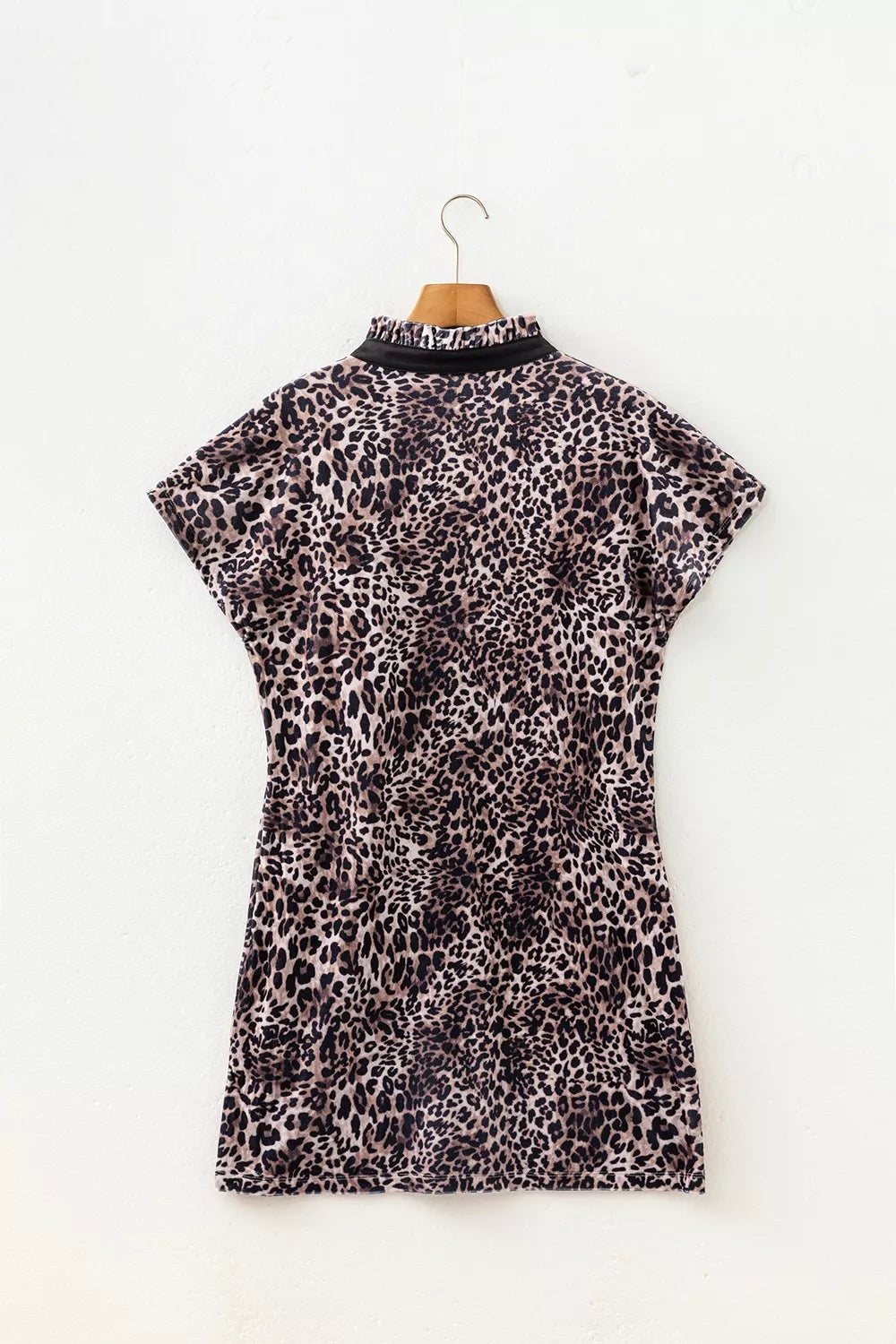 Leopard-print short sleeve mini shift dress