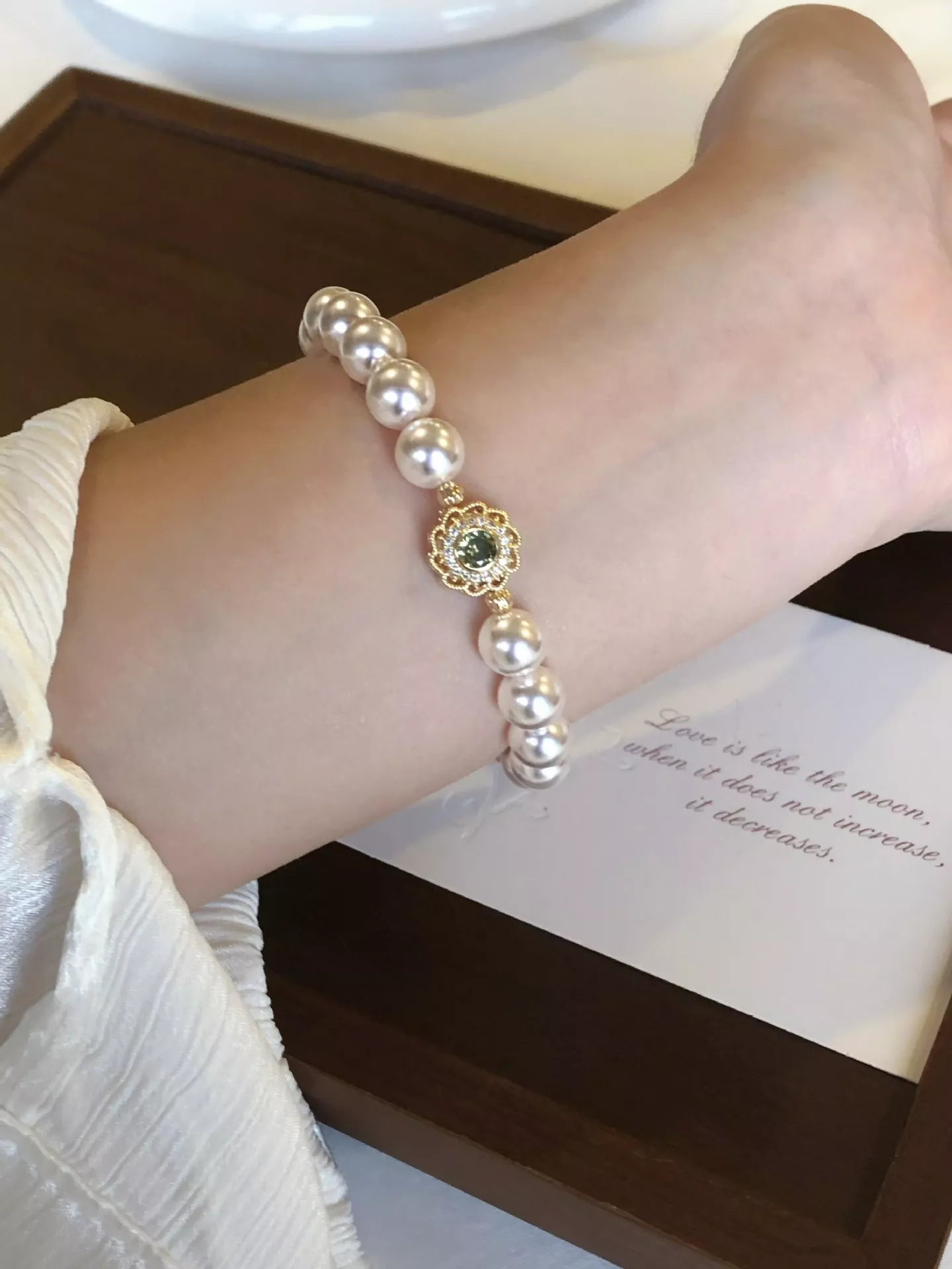 Trendsi Pearl Flower Bracelet -