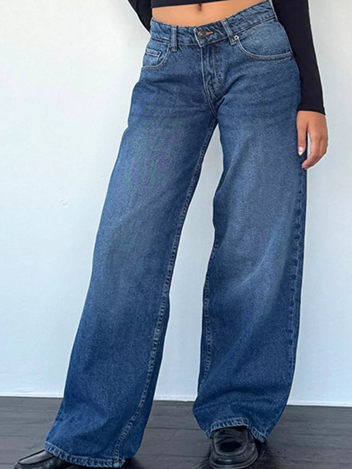 Wide-Leg Vintage Wash Jeans in blue, front view