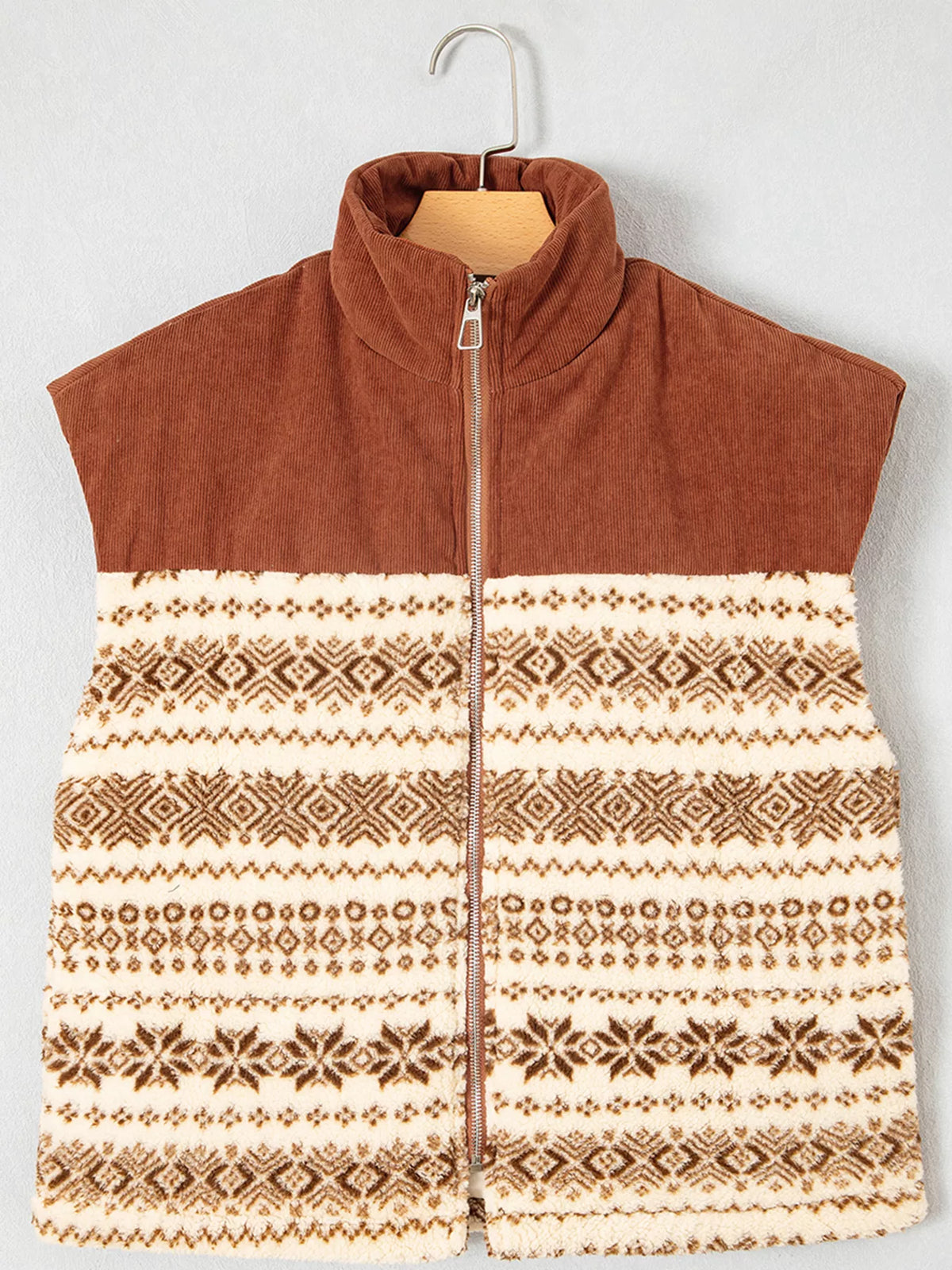 Geometric fleece vest, hanging front