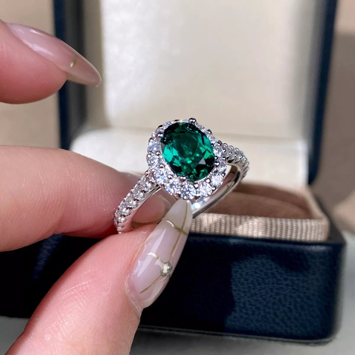 Trendsi 925 sterling Silver Oval Cut Synthetic Emerald Ring -