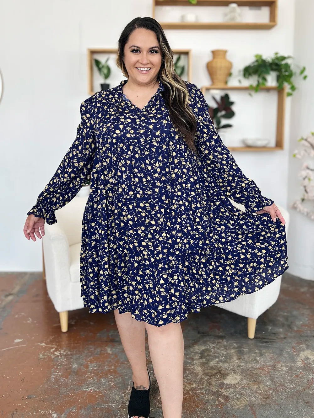Women's apparel – product view 8