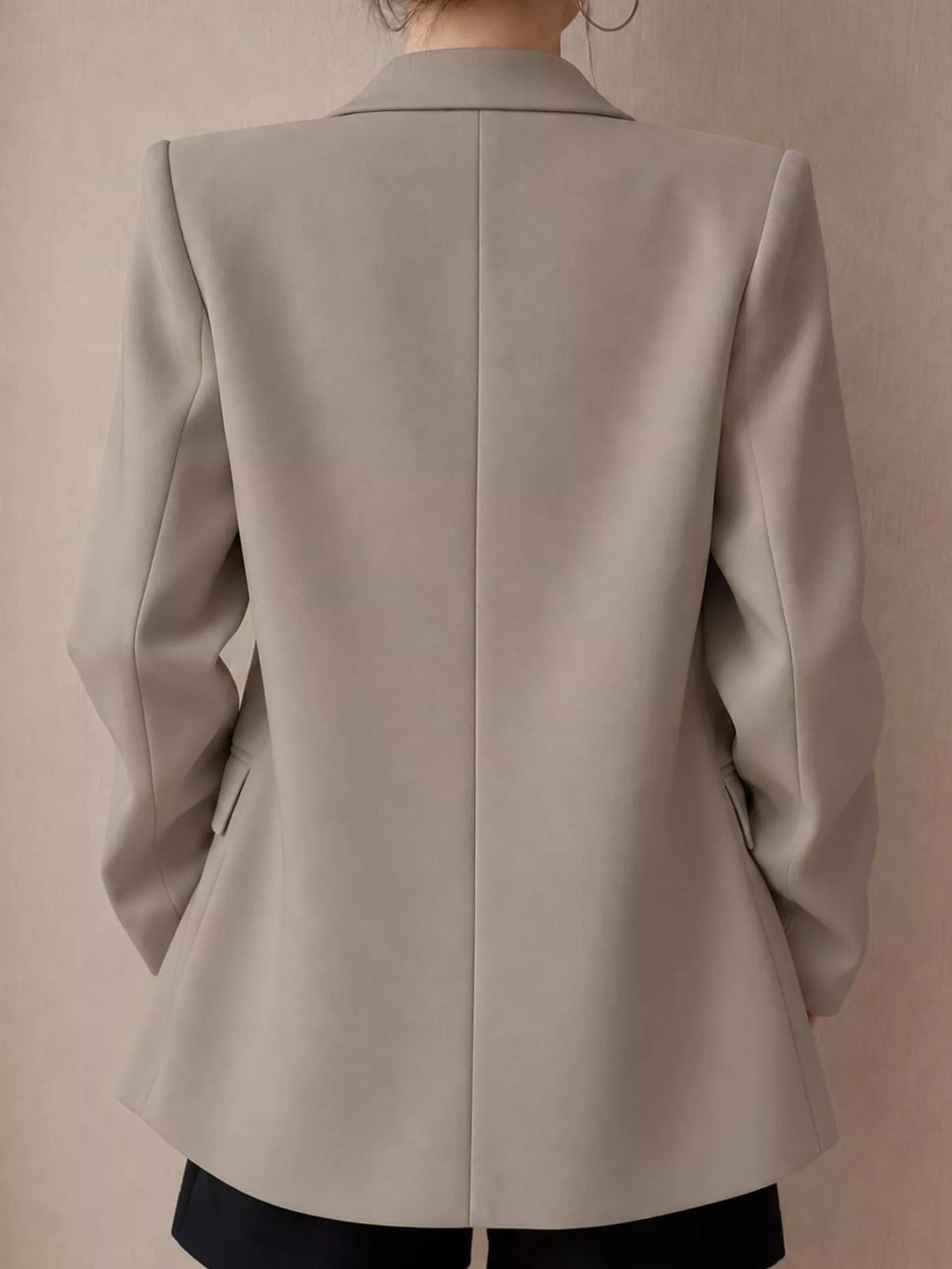 Collared long sleeve blazer, back view