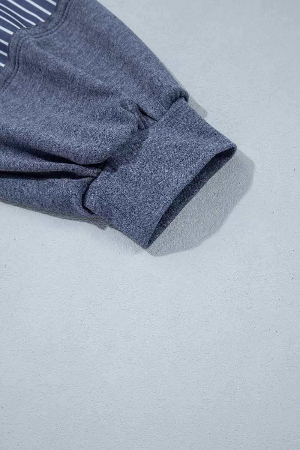 Top and drawstring pants set, blue sleeve cuff