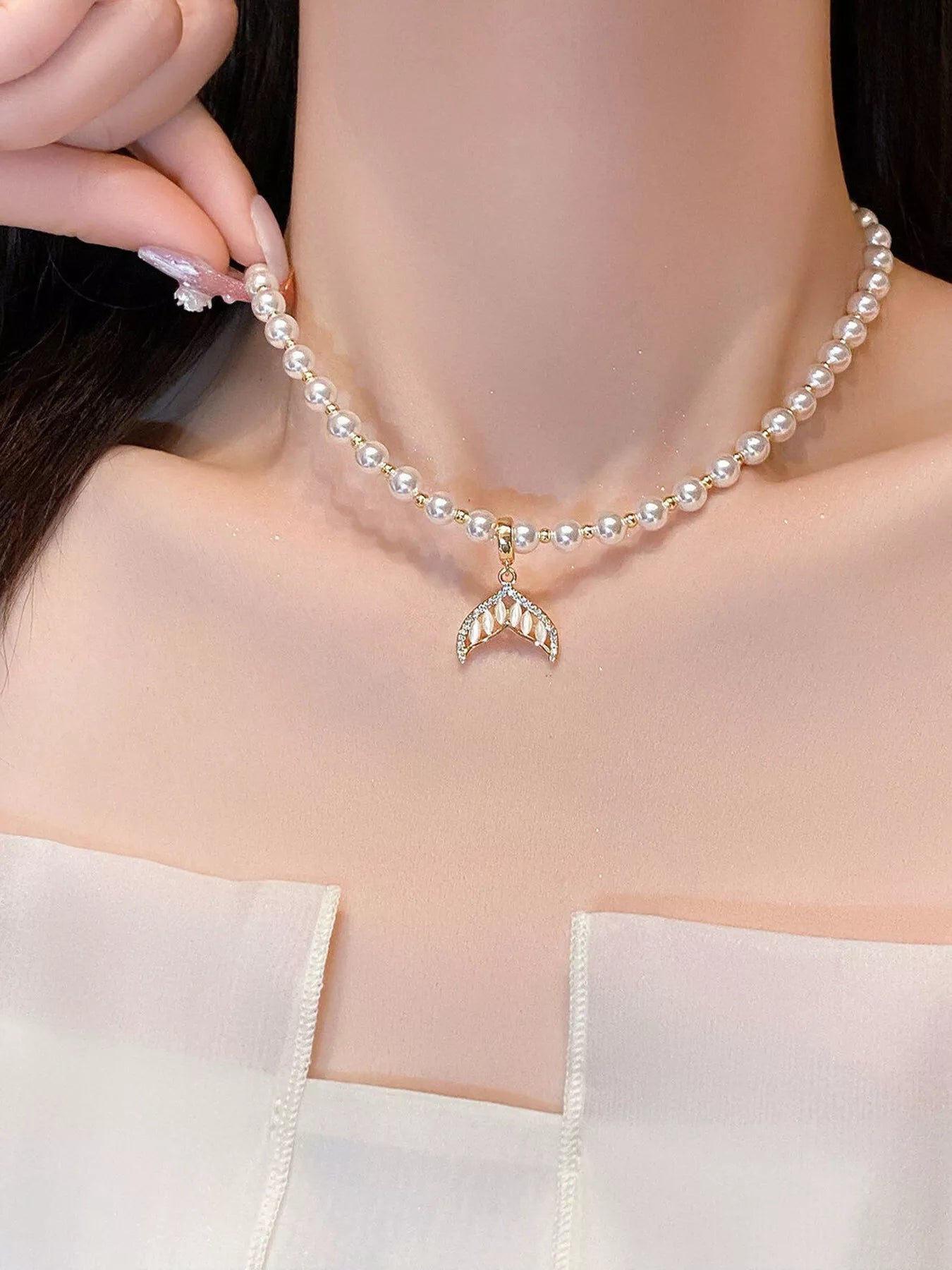 Trendsi Pearl Mermaid Tail Pendant Necklace -