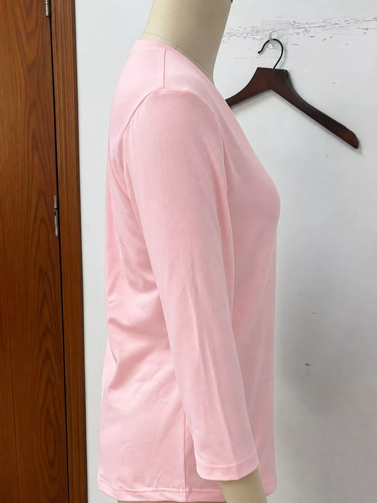 Pink v-neck half sleeve t-shirt, detail view