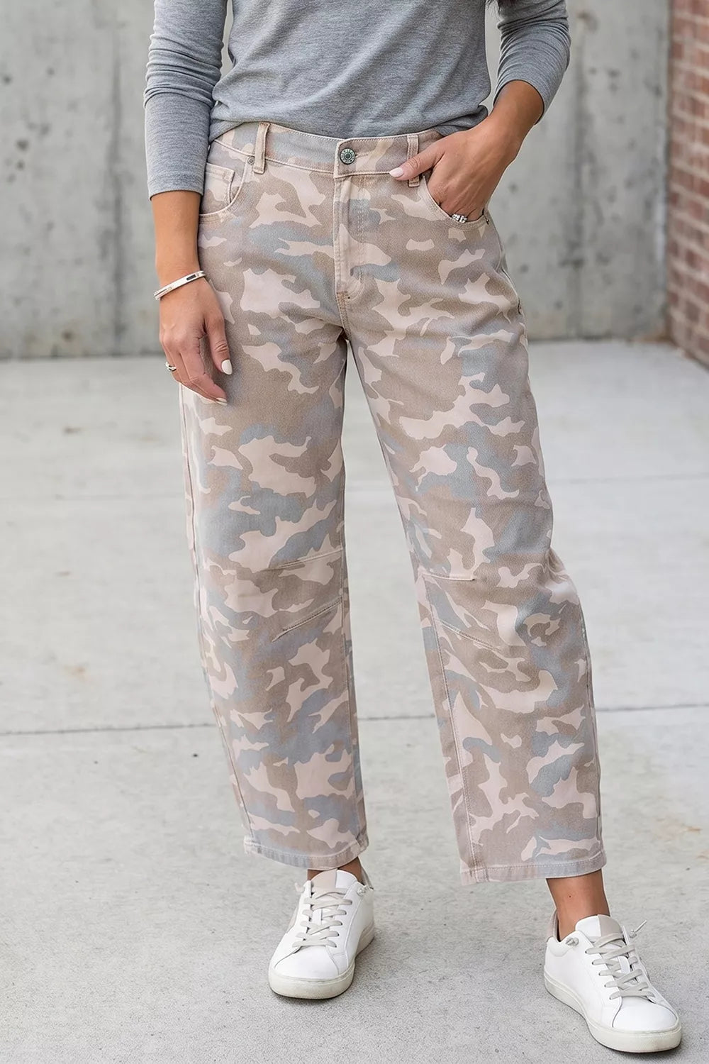 Beige camouflage barrel jeans, front view