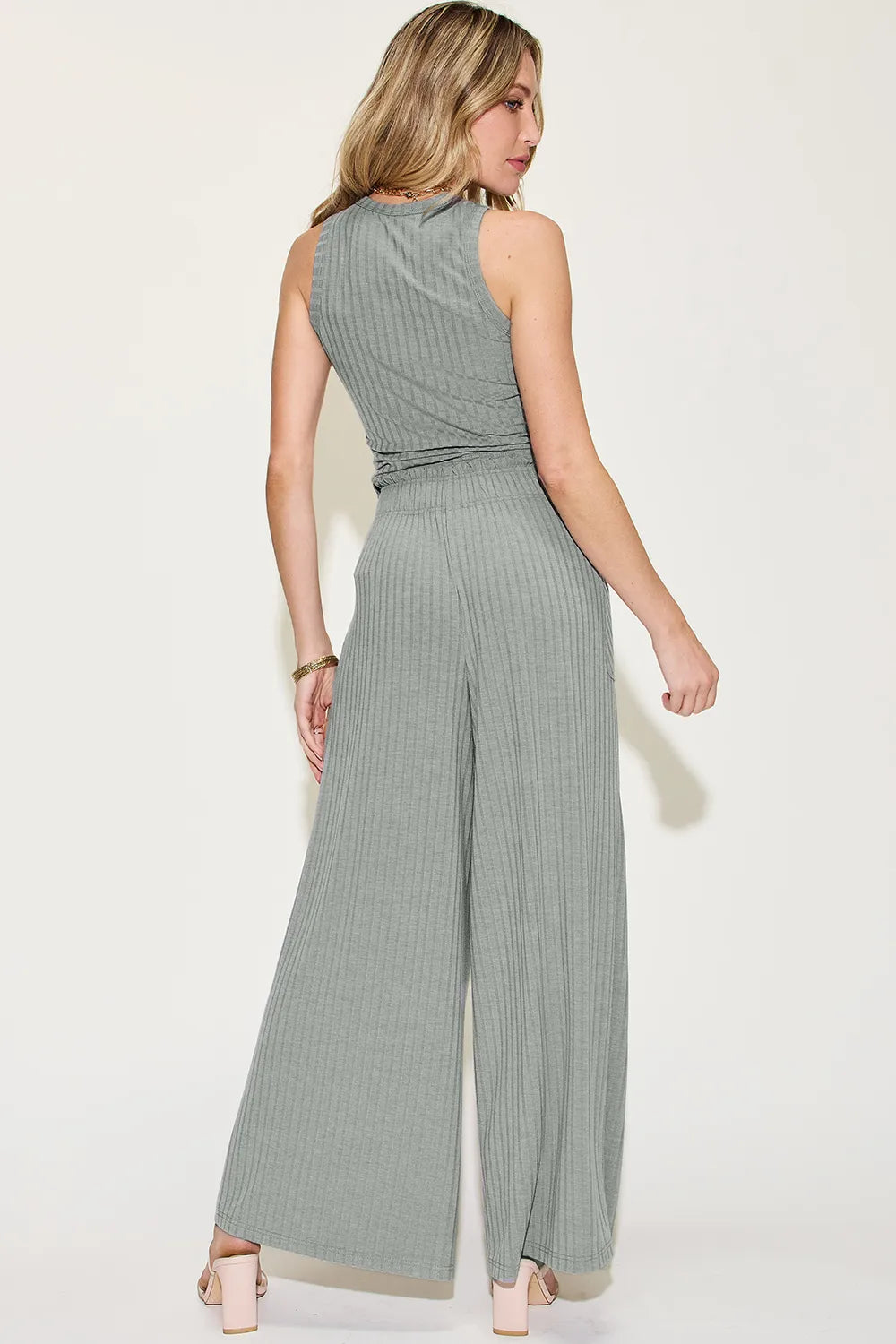 Women's clothing set – product view 4