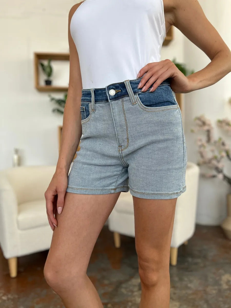 Women's shorts – product view 3
