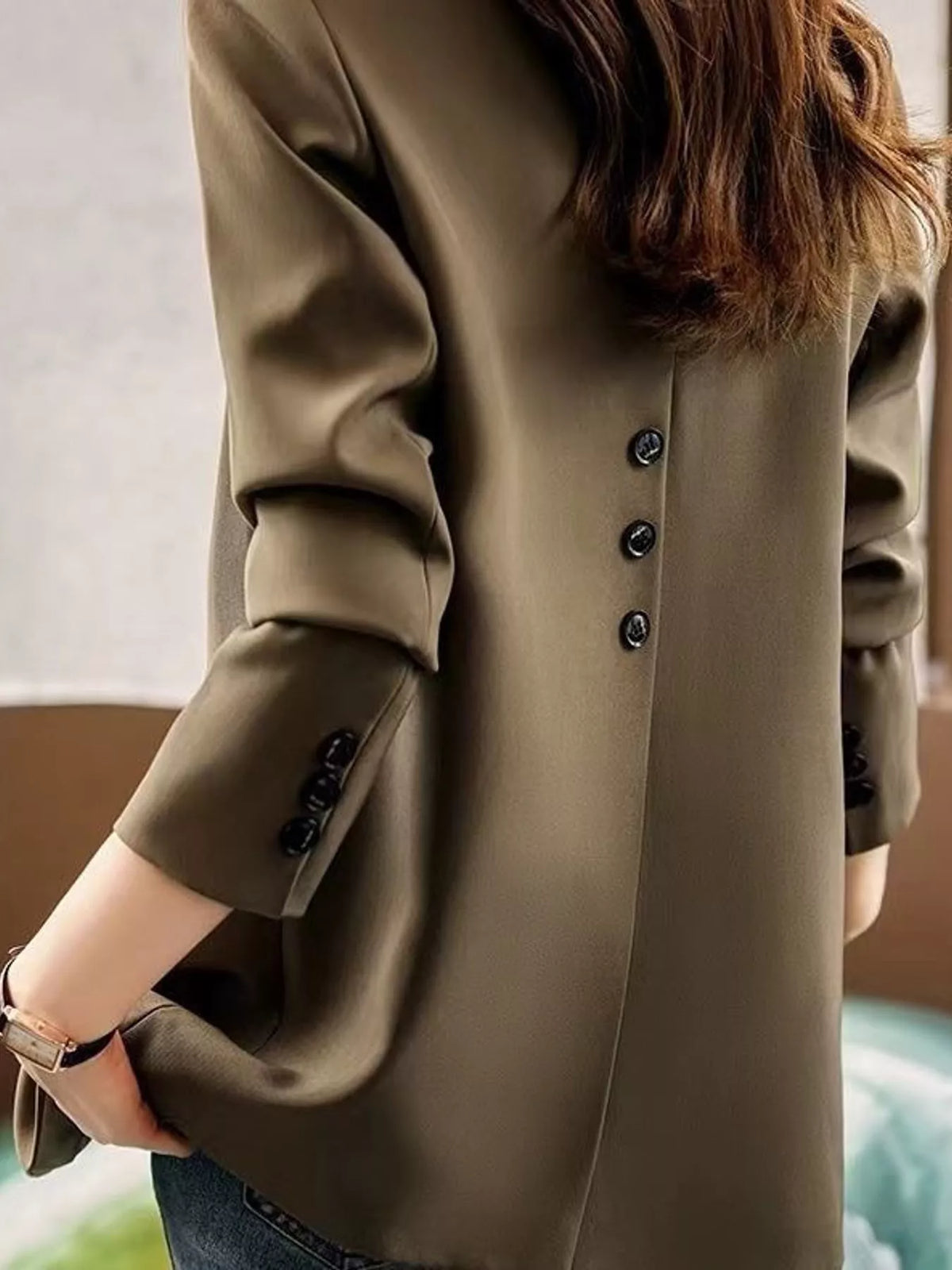 Collared long sleeve blazer, back view
