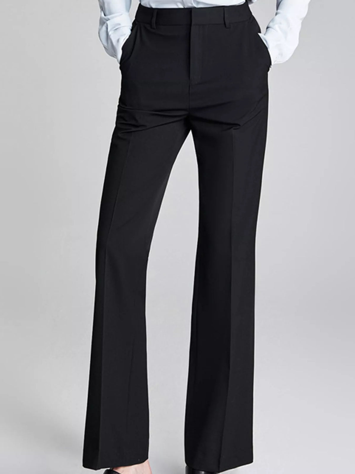 Straight-leg pants, black pants front