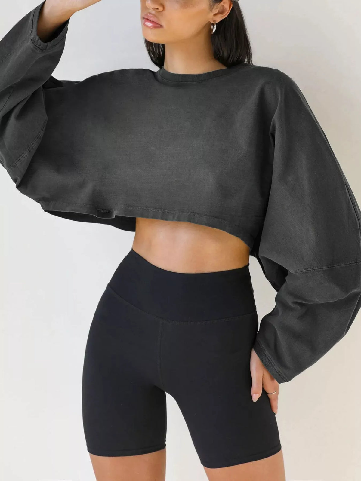 Cropped Sweatshirt in dark gray, front view