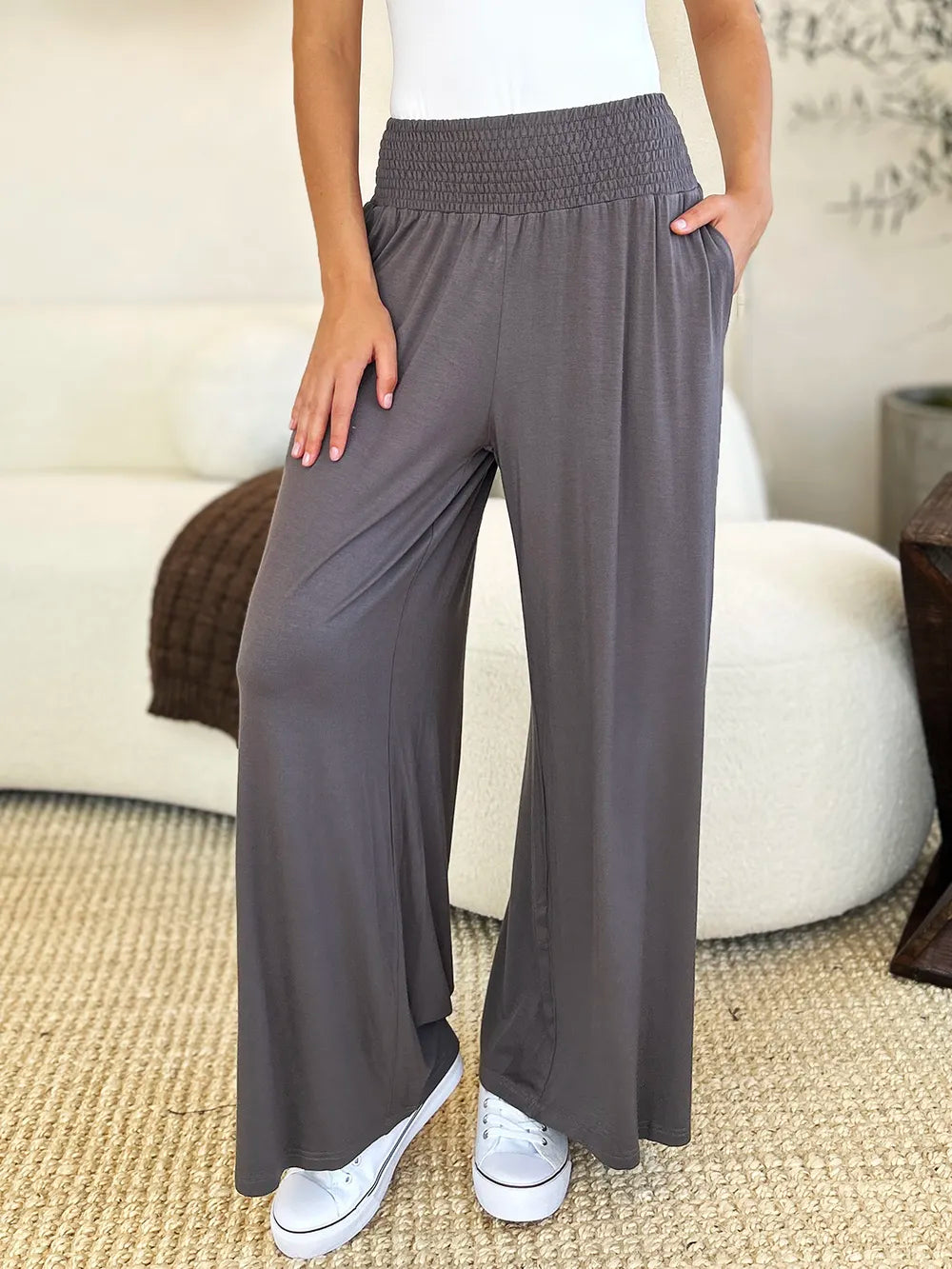 Women's pants – product view 1