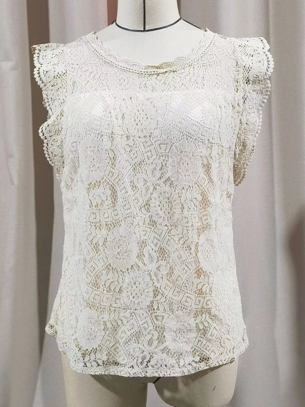 Floral Lace Sleeveless Blouse with Scalloped Trim in white