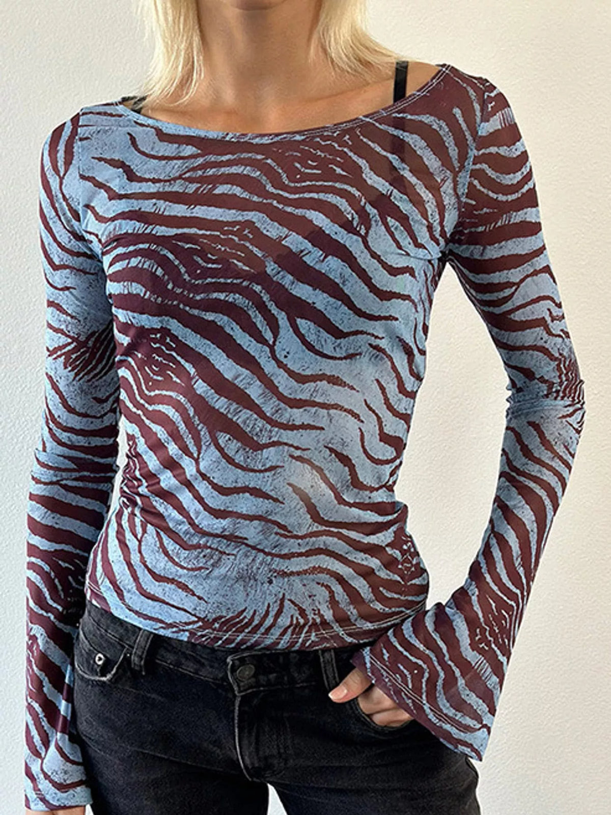 Printed fitted top, blue zebra front