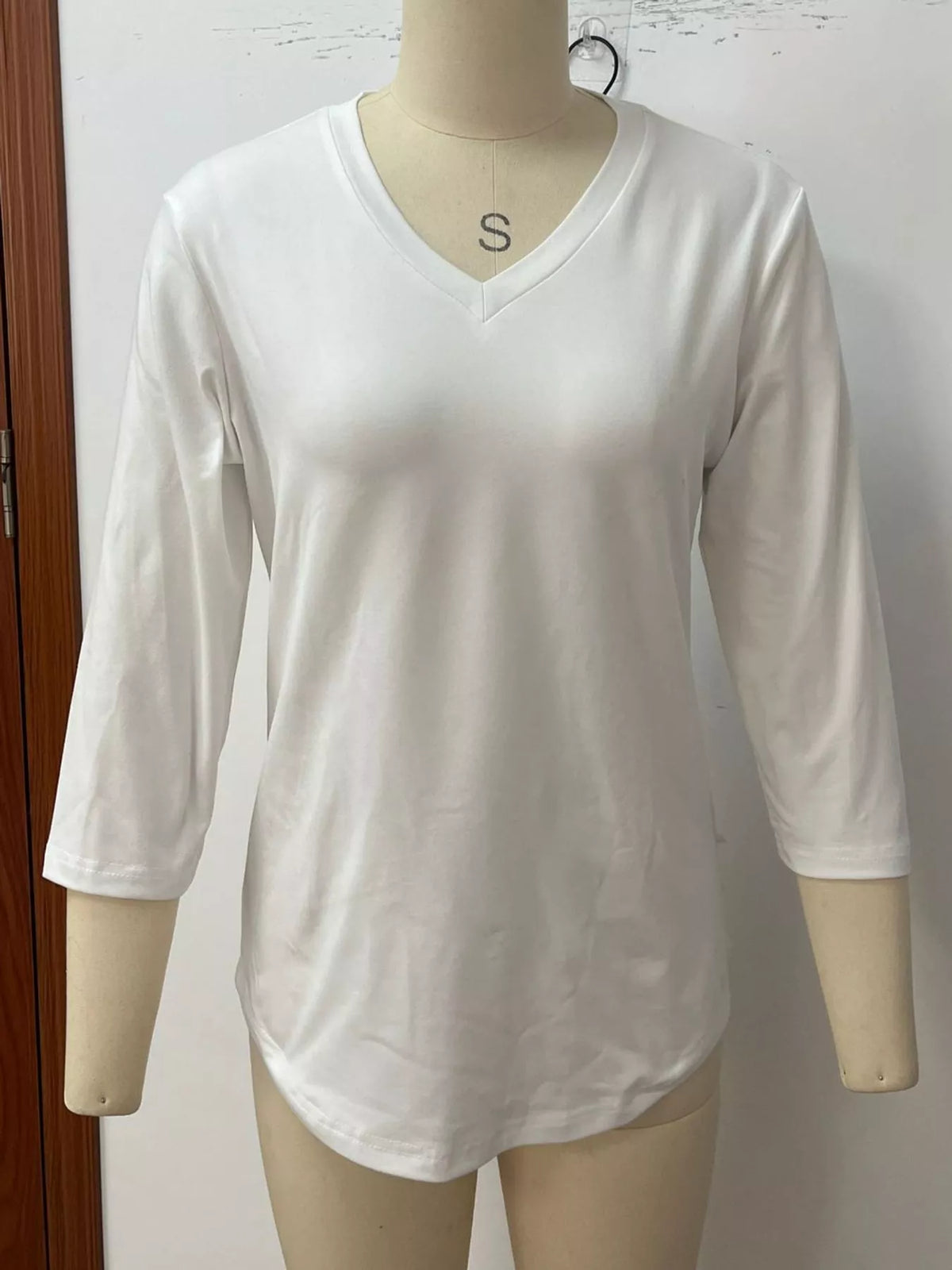 White v-neck half sleeve t-shirt