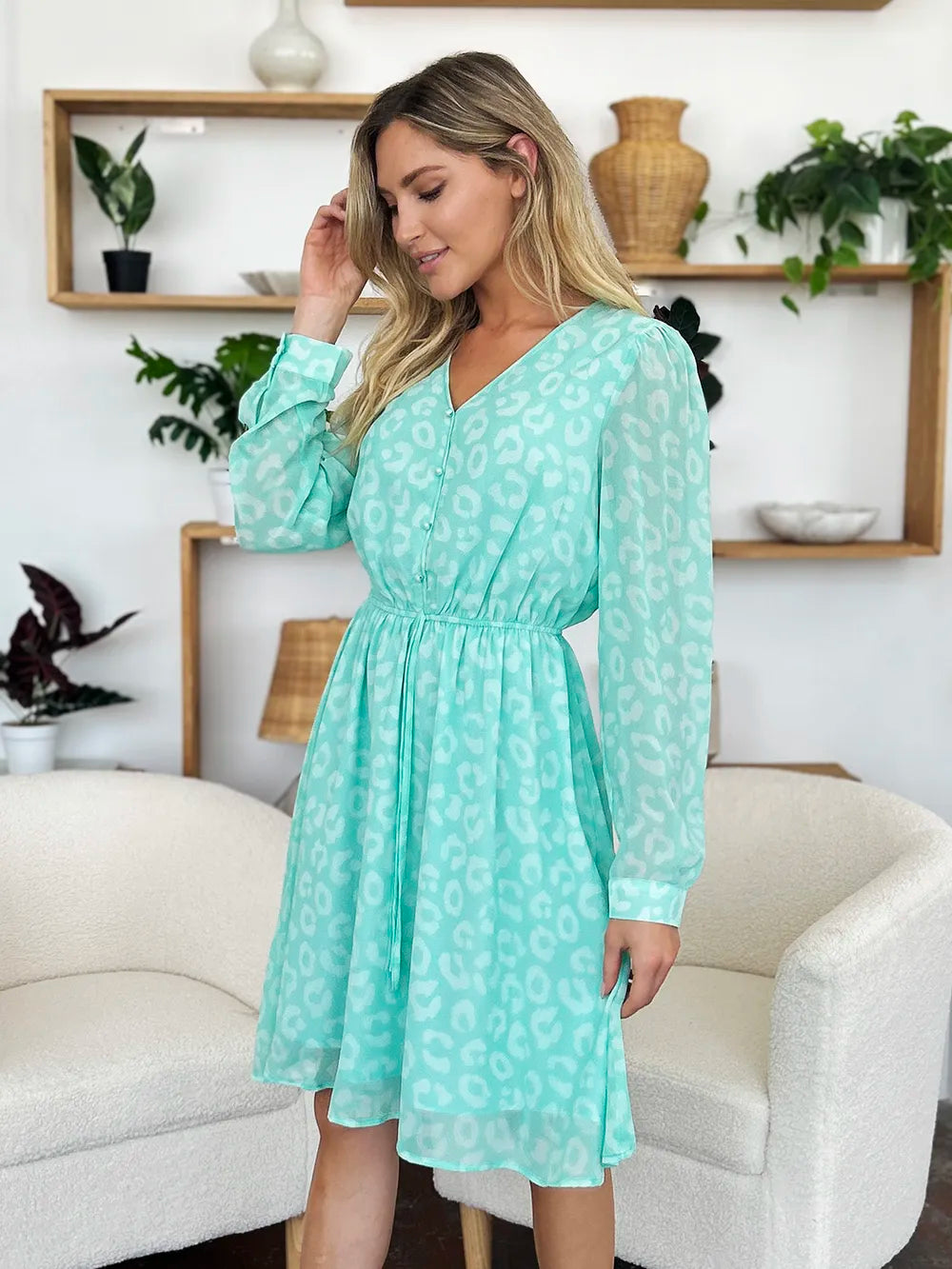 Women's apparel – product view 19