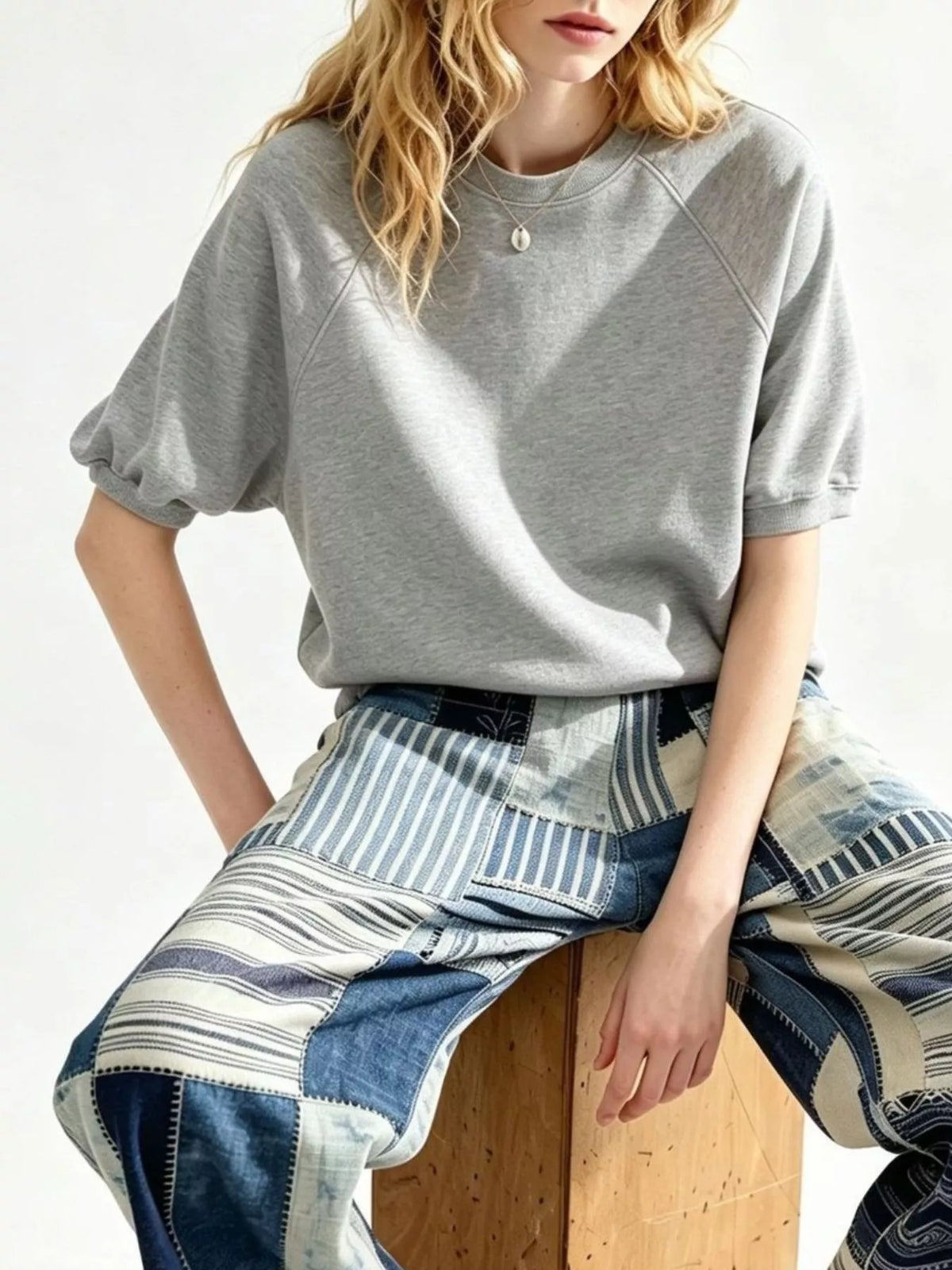 Women's Raglan Short-Sleeve Sweatshirt in gray — front view