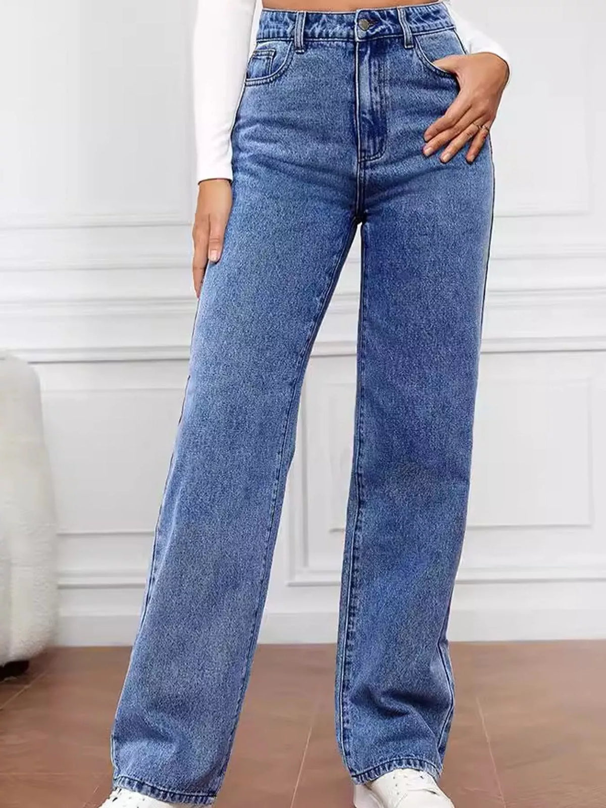 High-Waisted Vintage Wash Jeans in blue, front view