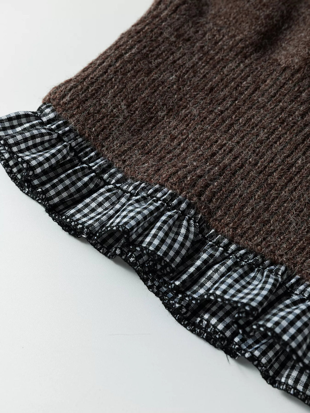 Contrast Plaid Ruffle Trim Pullover Sweater — construction details