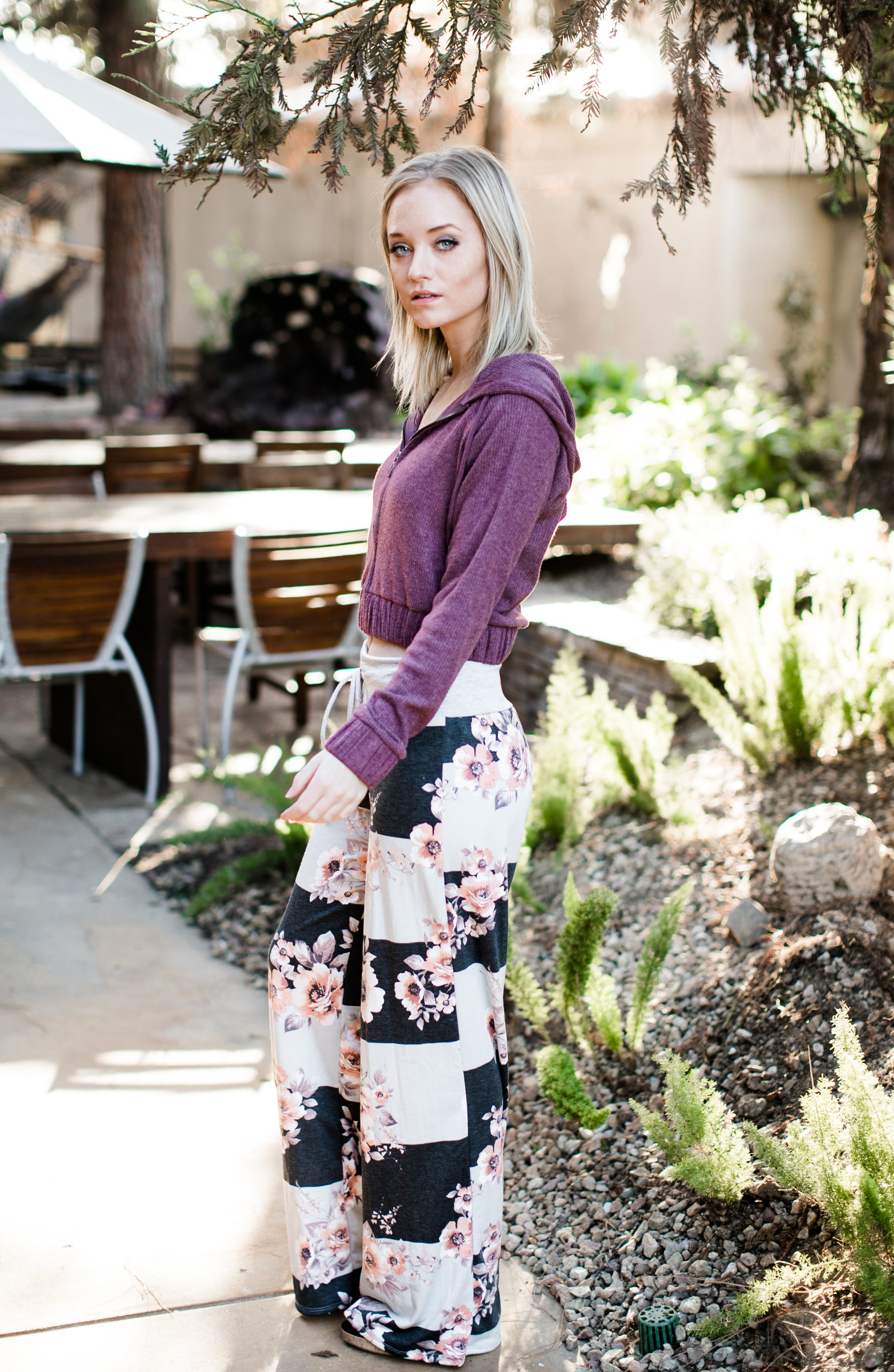 12Pm Mon Ami Striped Bloom Casual Lounge Pants in Charcoal - f_bottoms