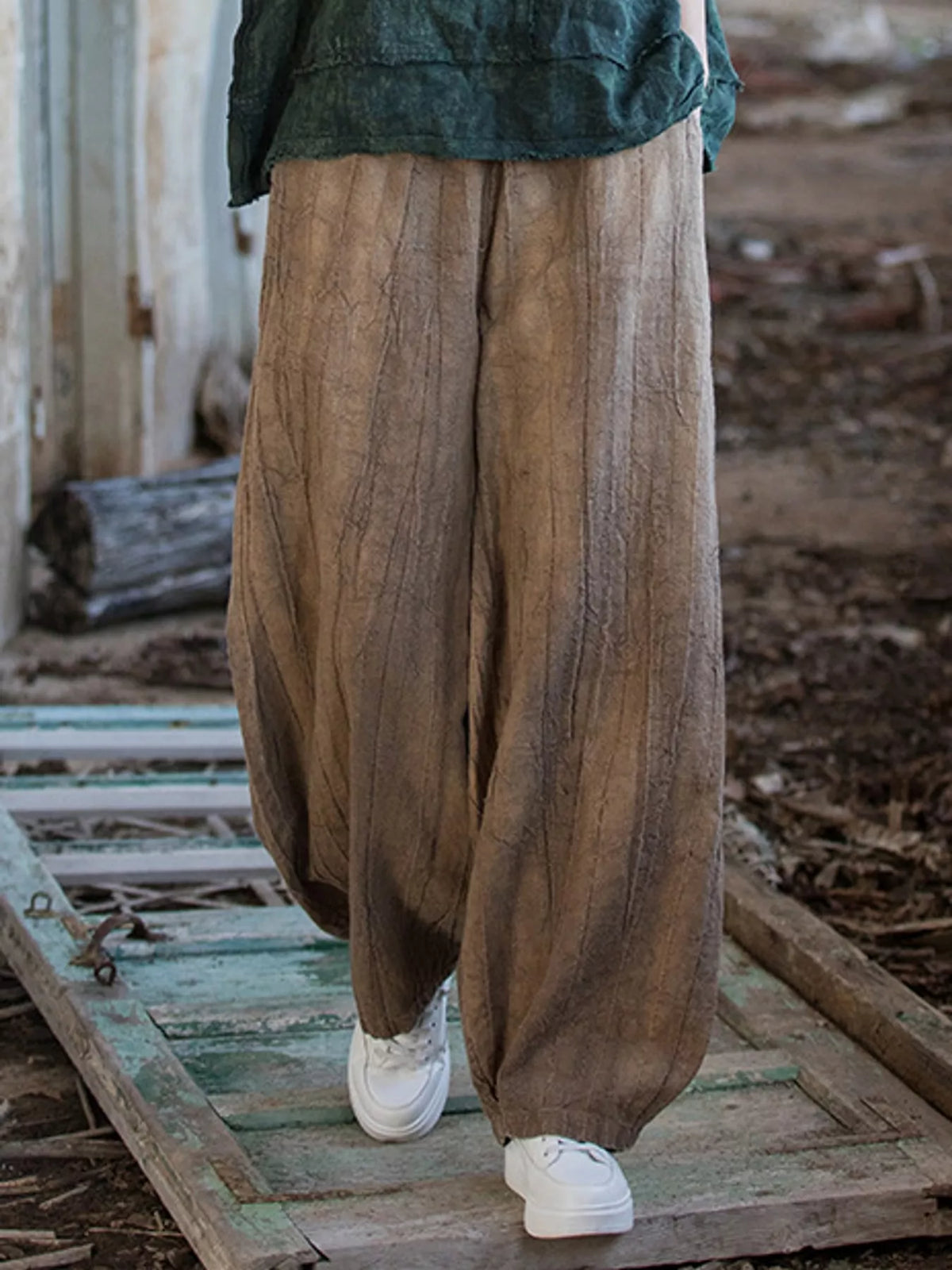 pants, back view