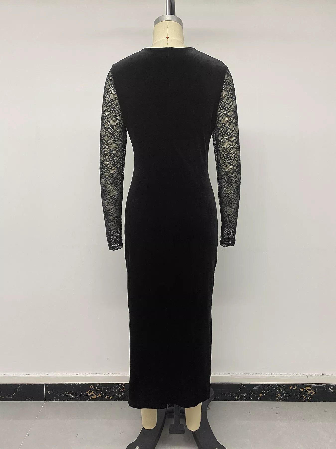 Trendsi Elegant Lace and Velvet Midi Dress -