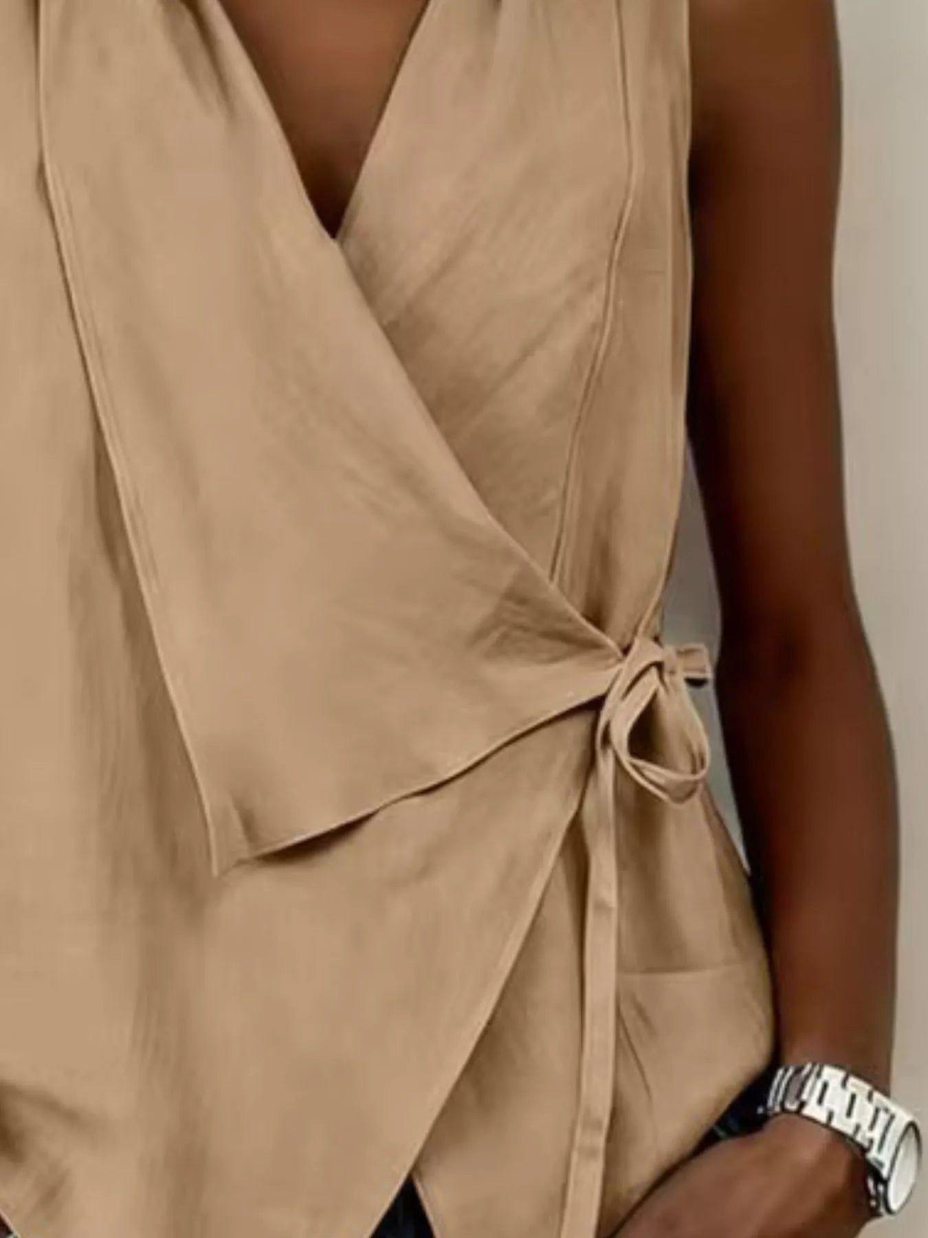 Trendsi Tie Detail Sleeveless Top -