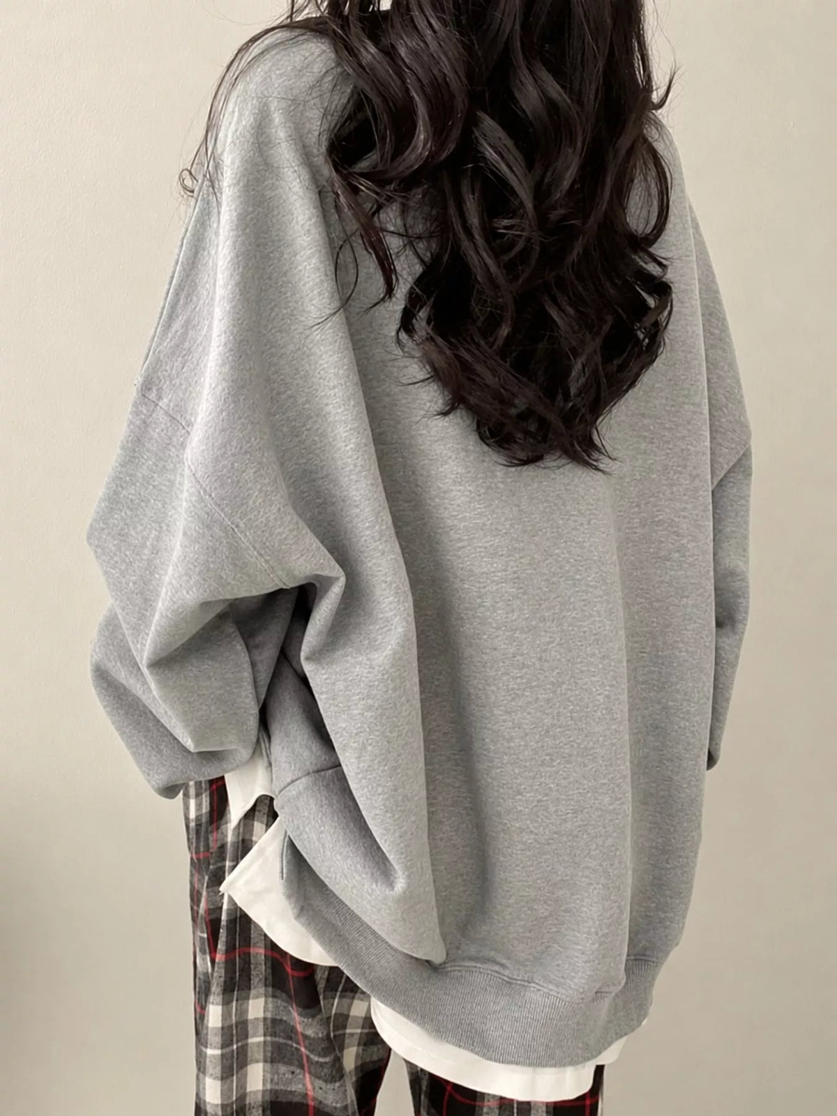 Long-sleeve sweatshirt, back view