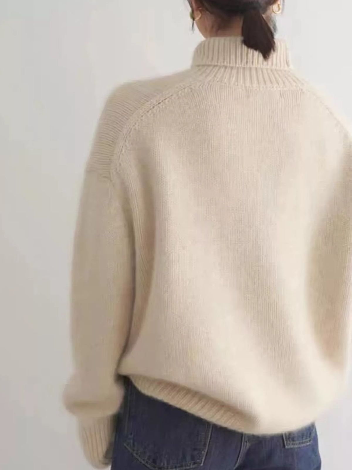Turtleneck sweater, cream back