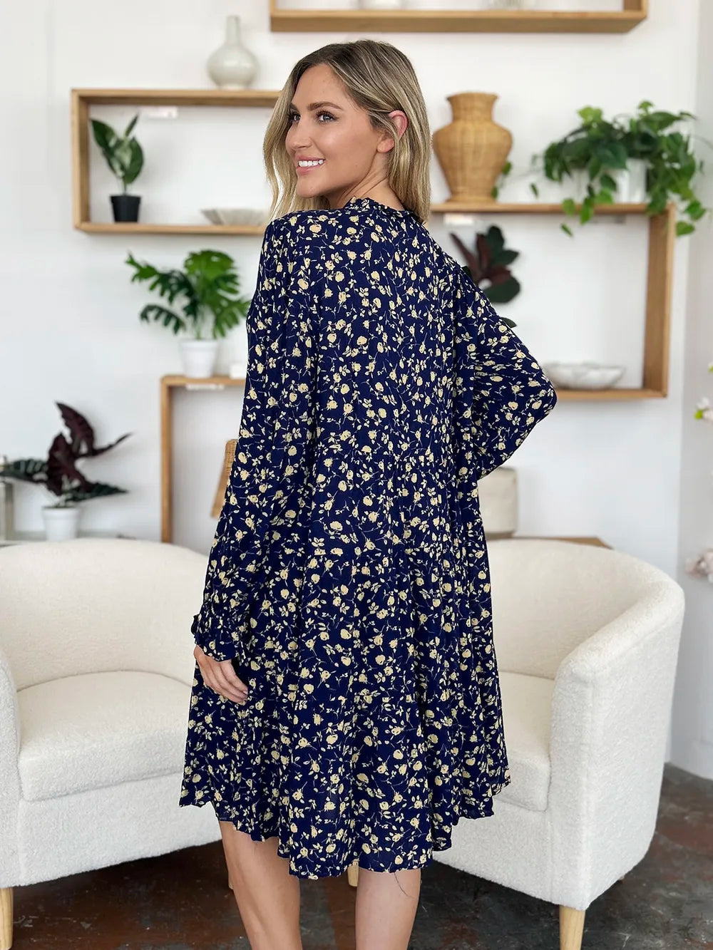 Women's apparel – product view 15