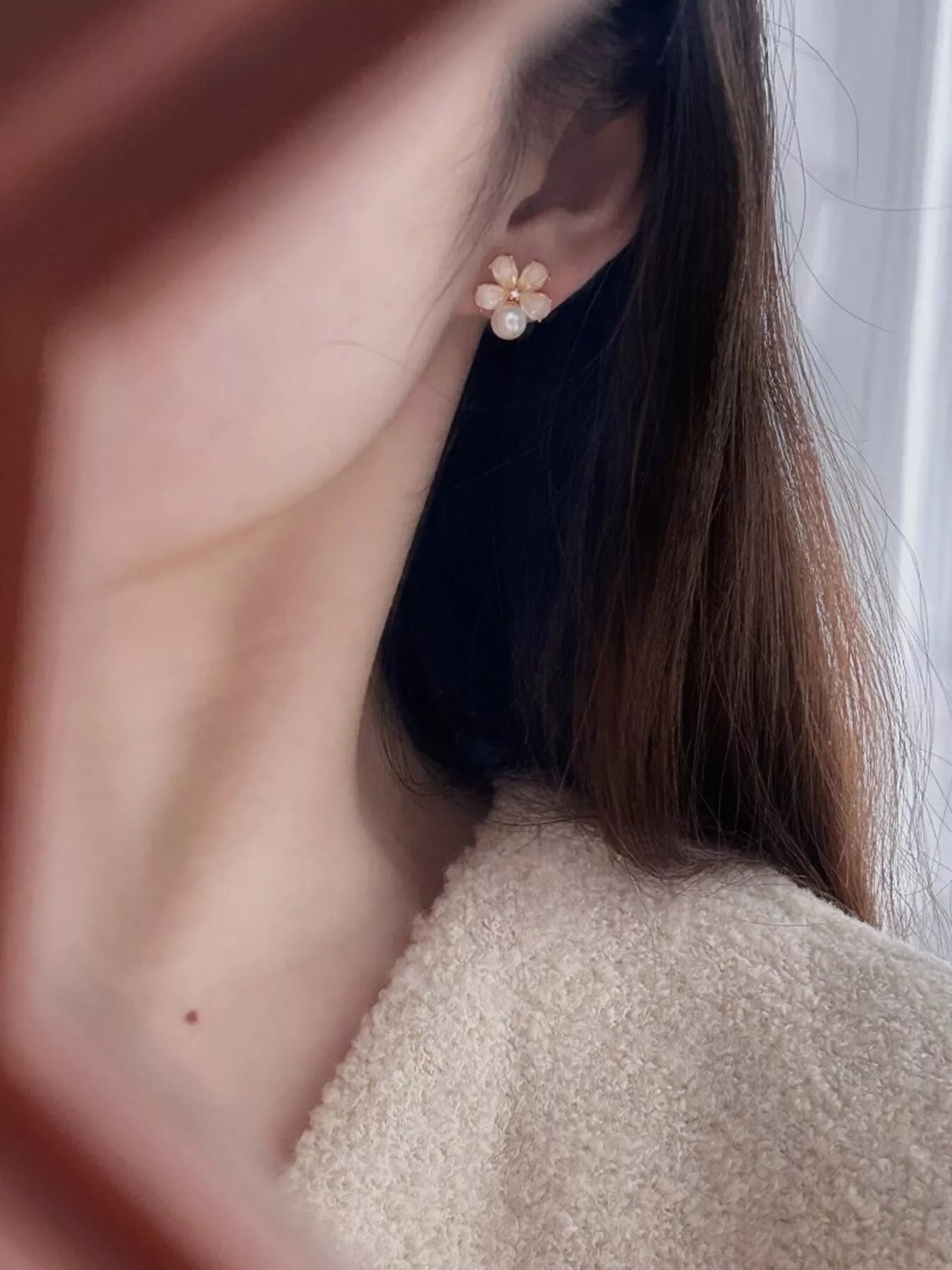 Trendsi Floral Pearl Stud Earrings -