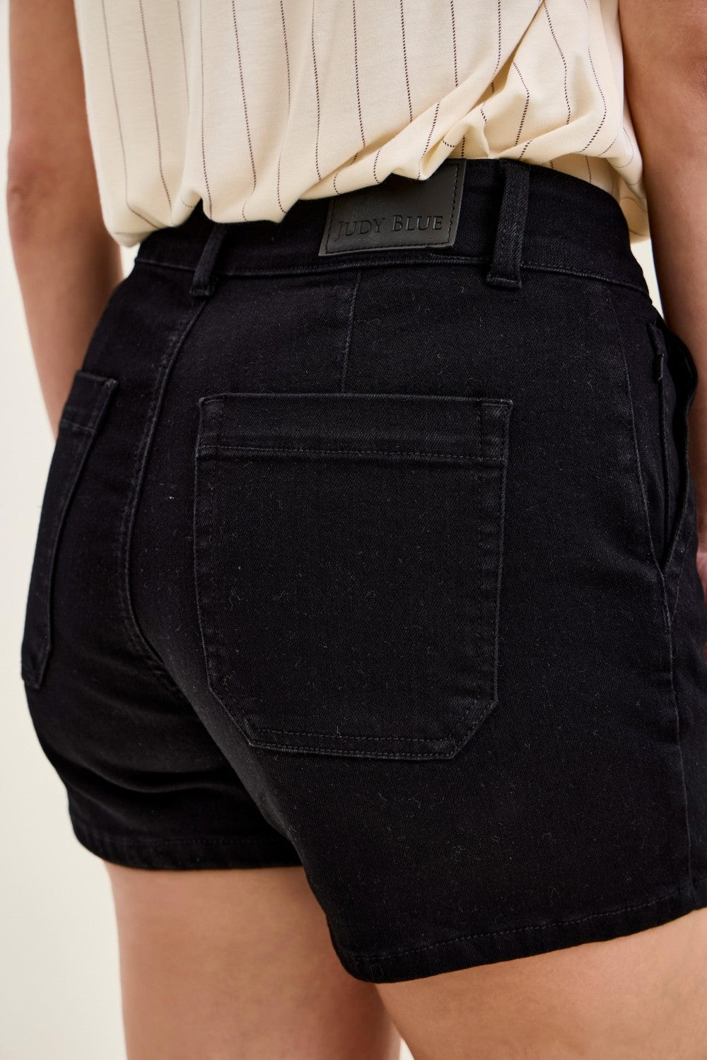 Women's shorts – product view 6