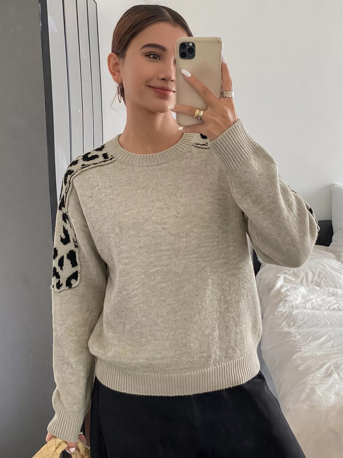 Trendsi Leopard Round Neck Sweater -