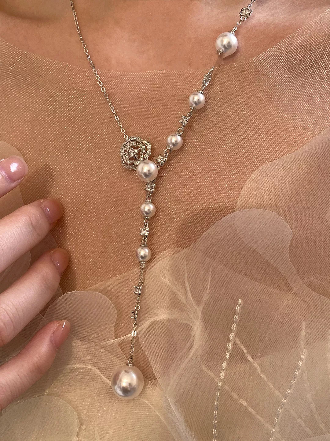 Women's Pearl Flower Y-Necklace Alloy Zircon Necklace